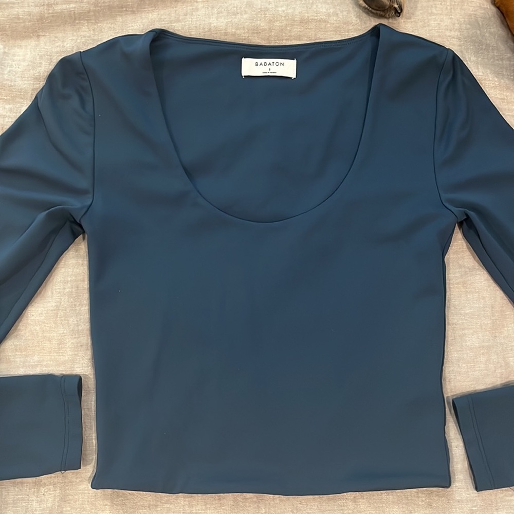 Aritzia Babaton contour scoop neck long sleeve in herbage green
